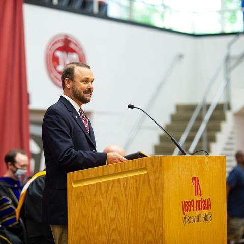 Viktor Felts addresses students at Freshman Convocation